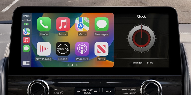 Pantalla táctil del Nissan Armada 2024 mostrando aplicaciones Apple Carplay®