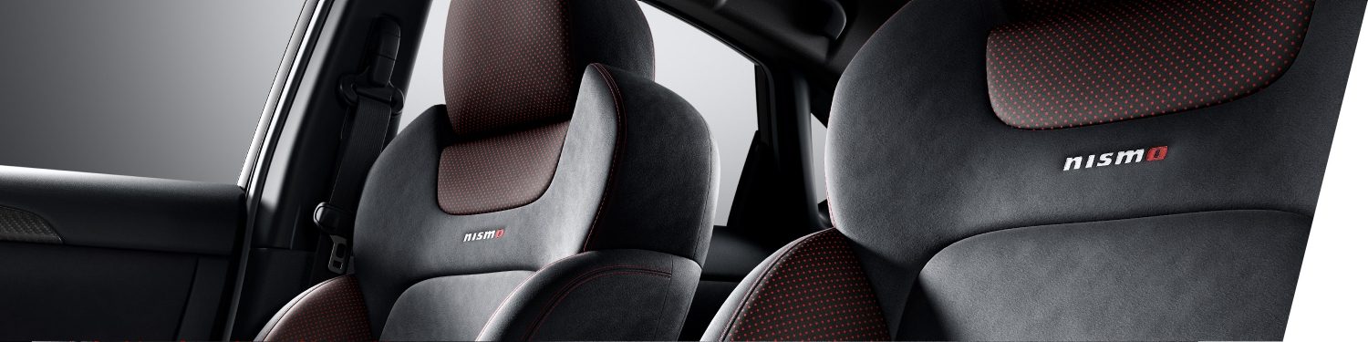 Nissan Sentra NISMO Interior front sport seats detail