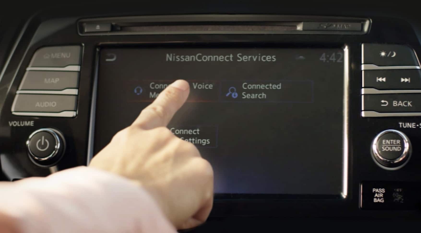 Nissan In-Vehicle Connection to Roadside Assistance