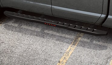2021 Nissan TITAN rugged step boards