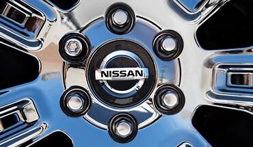 2021 Nissan TITAN wheel locks