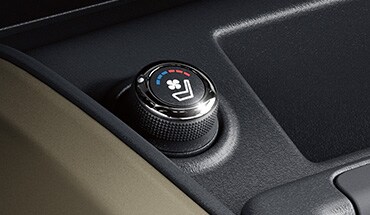 2023 Nissan TITAN showing controls for Quick-comfort climate controlled front seats.