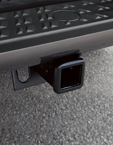 2024 Nissan TITAN closeup of the lineup towing hitch mount receiver