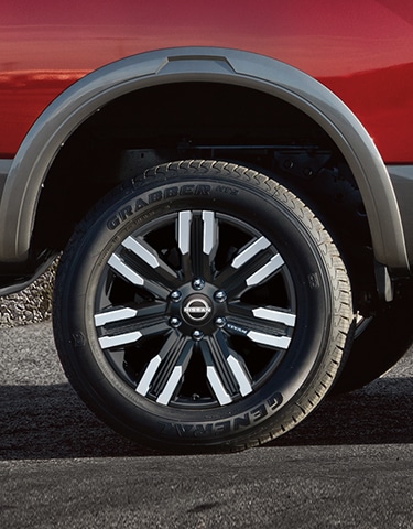 2024 Nissan TITAN 20-inch aluminum-alloy wheel 