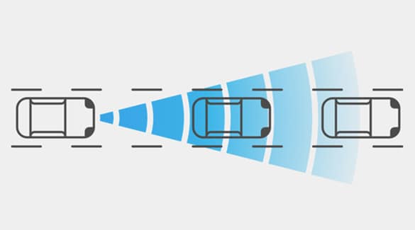 2022 Nissan Altima overhead illustration of intelligent forward collision sensors in traffic.