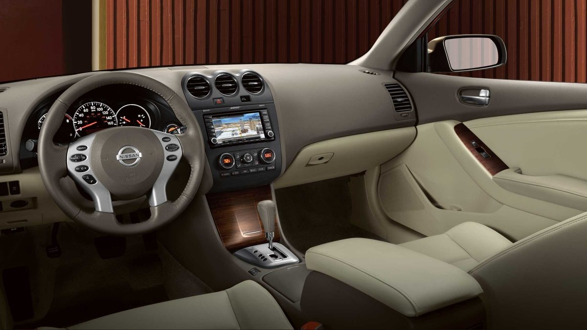 2011 Nissan Altima Sedan interior