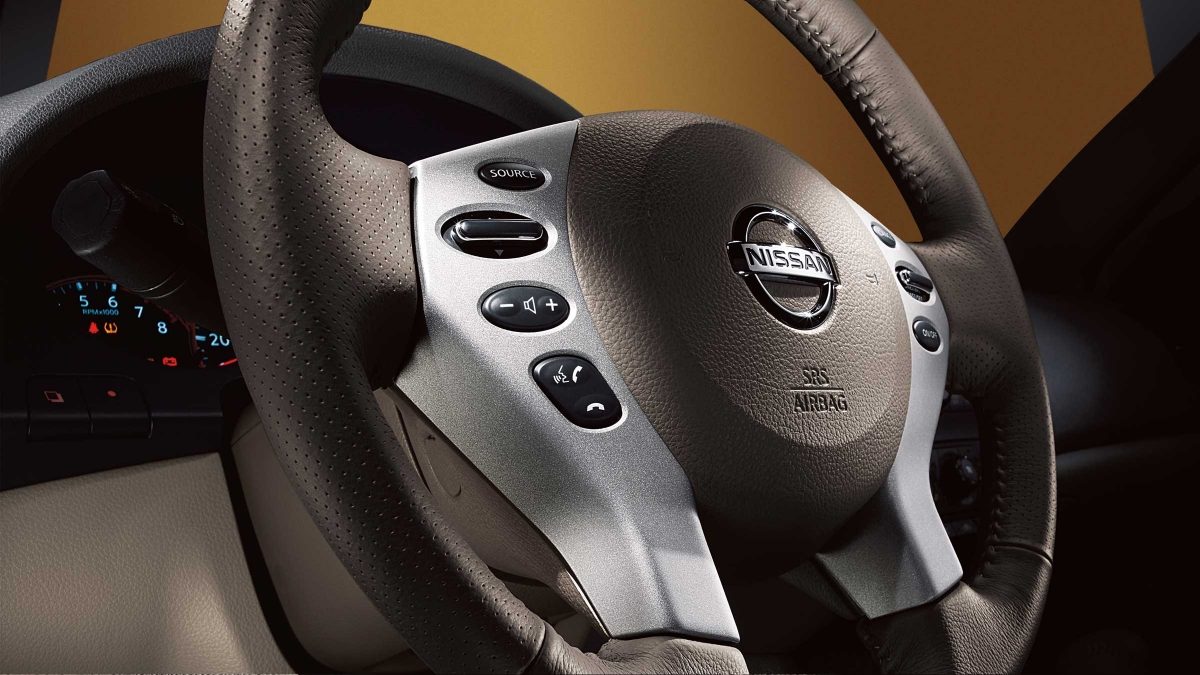 2011 Nissan Altima steering wheel