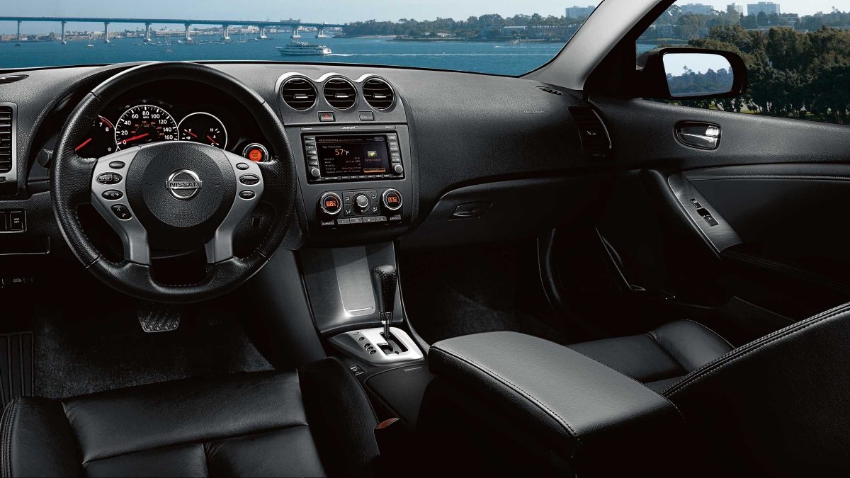 2012 Nissan Altima interior