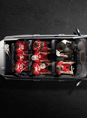 2023 Nissan Armada cut-away top view showing driver and seven passengers.