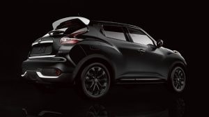 2017 Nissan JUKE SL shown in Super Black