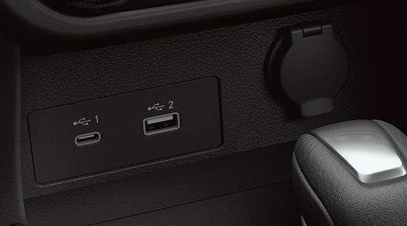 2022 Nissan Kicks showing USB-A and USB-C ports