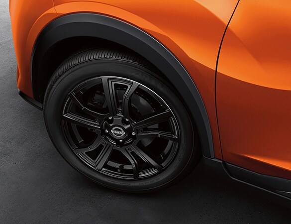 2022 Nissan Kicks showing redesigned 17-inch aluminium-alloy wheels