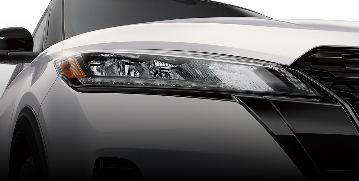 2022 Nissan Kicks LED headlights with LED signature accents