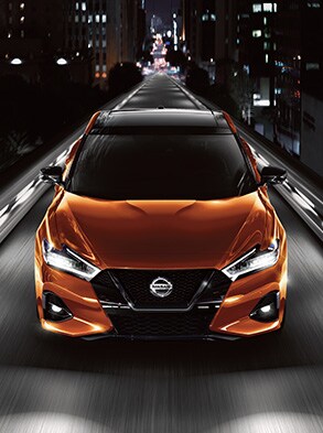 2022 Nissan Maxima showing V-motion grille
