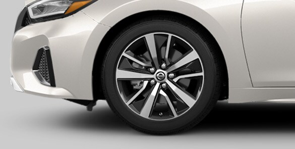 2022 Nissan Maxima 18-inch machine-finished aluminum-alloy wheels