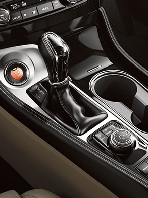 2023 Nissan Maxima gear shift knob.
