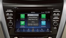 Nissan Murano touch-screen technology showing smartphone integration.