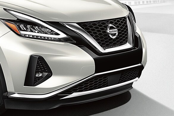 2022 Nissan Murano showing v-motion grille
