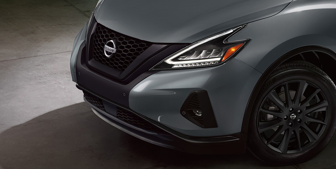 2022 Nissan Murano gloss black V-Motion grille and lower bumper accents