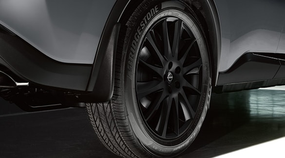 2023 Nissan Murano Midnight Edition black 20-inch aluminum-alloy wheels.
