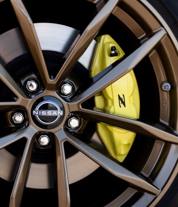 2023 Nissan Z yellow performance brake calipers