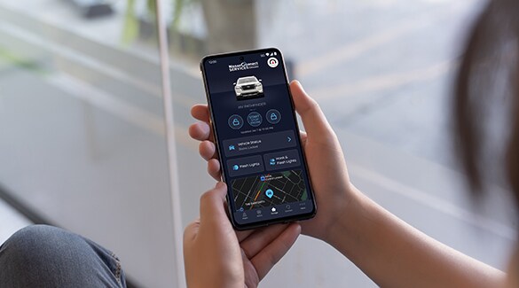2023 Nissan Pathfinder smartphone with Nissanconnect app