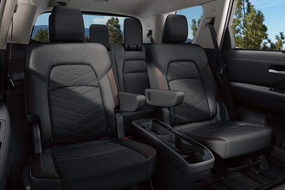 2023 Nissan Pathfinder second row captains chairs