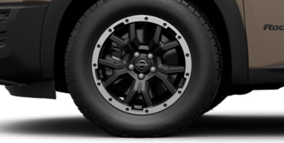2023 Nissan Pathfinder 18-inch black machine-finished aluminum-alloy wheels