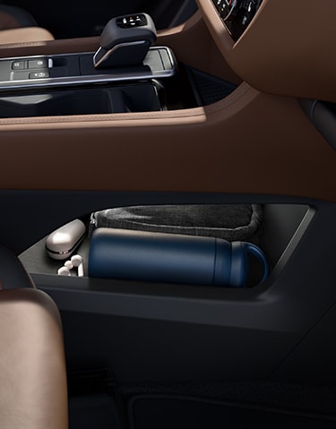 2024 Nissan Pathfinder interior view of pass-through console.
