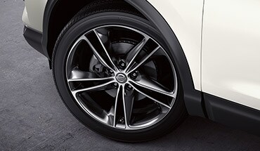 2022 Nissan Rogue Sport 19-inch aluminum-alloy wheel