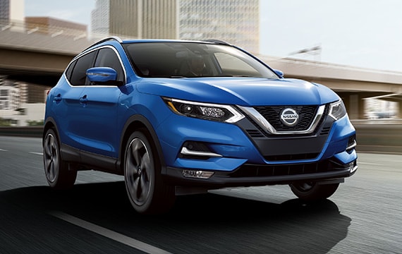 2022 nissan rogue sport in blue illustrating performance