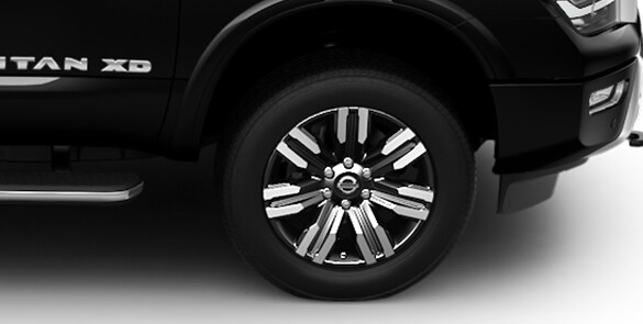 2021 Nissan TITAN XD 20 inch dark-painted machine-finished aluminum-alloy wheels